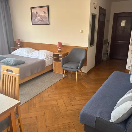 Larus Homestay