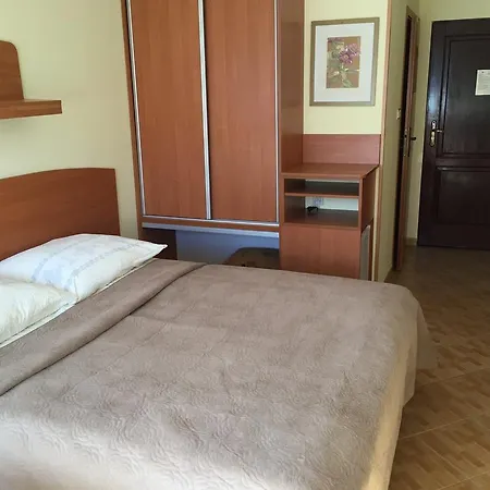 Dom Gościnny Larus Kwatera prywatna