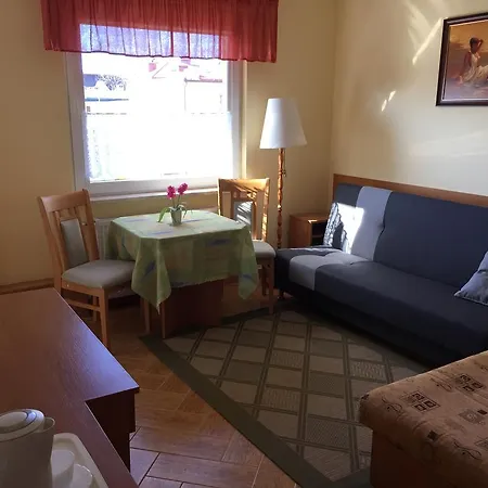 Dom Gościnny Larus Kwatera prywatna